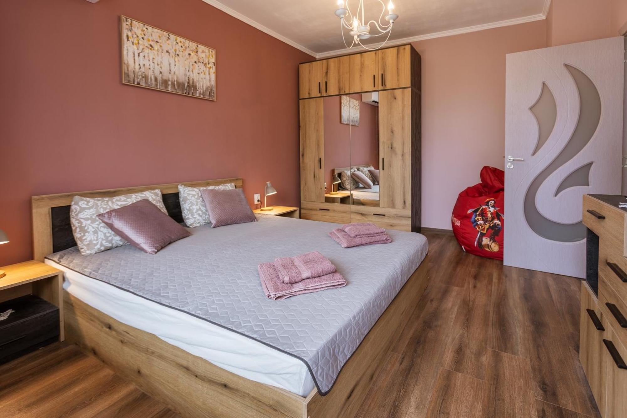 Happy Lazur Apartment Бургас Екстериор снимка